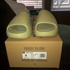 🔥🔥Yeezy Slides🔥🔥 “Resin”